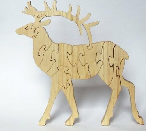 Puzzle "deer", made of 16 mm plank ash.