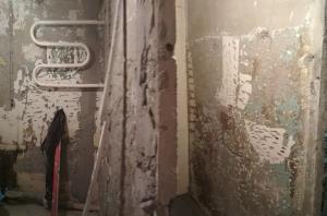 Repair of bathroom and toilet in the Khrushchev. Day 2: screed, plaster beacons
