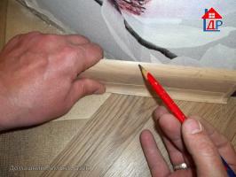 How to fit the plinth under a custom angle