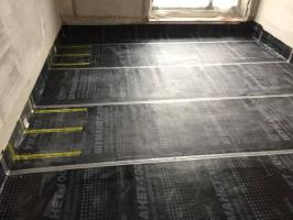 How to make waterproofing the floor in the apartment?