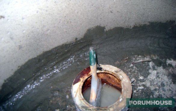 We pay special attention to the lower ring abutting the septic tank to the bottom.