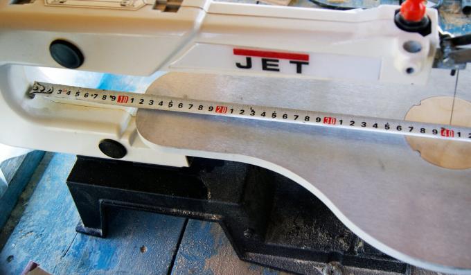 the distance from the saw blade to the frame on the jig machine Jet