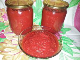 Delicious homemade ketchup recipe for the winter.