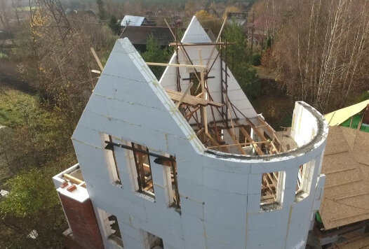 With permanent formwork even build homes with gables, not just rectangular boxes