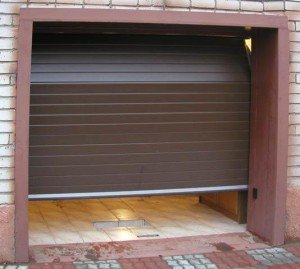 Retractable garage doors