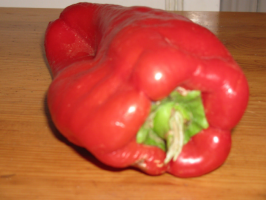 Oxen ear - tasty peppers that gives excellent yields. Advantages and disadvantages