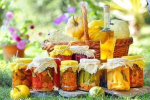 Summer into the jar: preform of the winter tested recipes