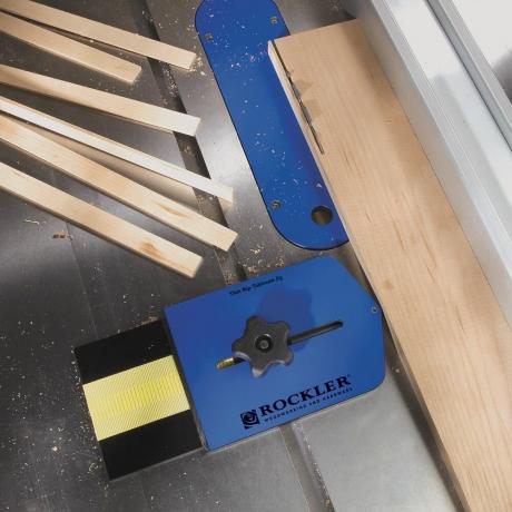 from the website https://www.rockler.com/thin-rip-tablesaw-jig