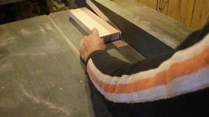 How to make a thin, uniform thickness strap with the help of a circular saw