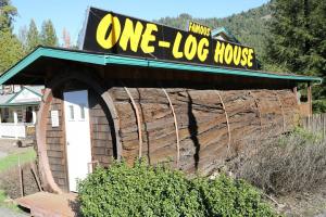 House of logs, fiction or reality?