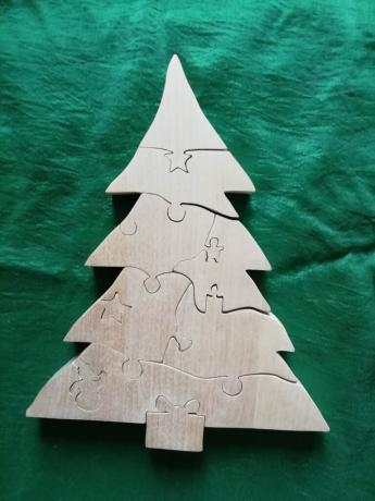 Puzzle "Christmas tree", made of birch