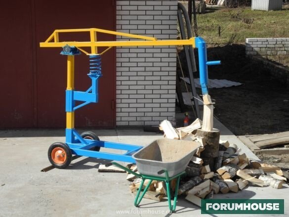For guideline - User height 185 cm, weight approximately impactor 40 kg. Working height of the firewood, and a mounting knob selects under its growth, so that it was convenient to work, not much bending and standing in raskoryachku.