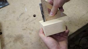 Two ways to drill a vertical hole with a drill. Test results and conclusions.