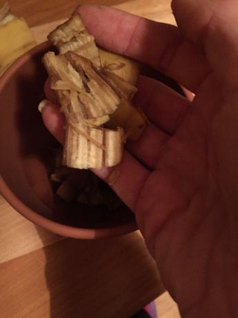 Banana skin on the bottom of the pot provides long-term fertilizer without chemicals