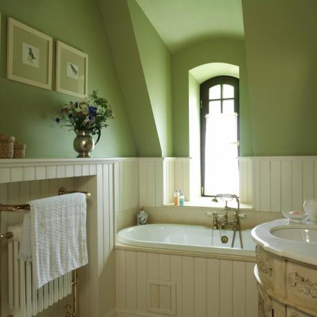 A bathroom in green tones. Photo source: devhata.ru