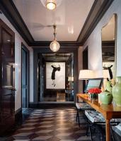 Long, narrow corridor, or how to give functionality and personality to your hallway. 5 creative ideas