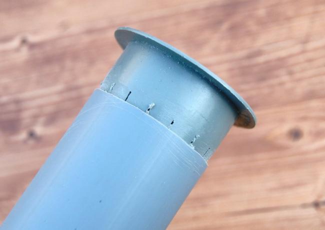 making the bottom of the tube - is inserted into the pipe stub