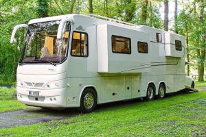 Motorhome as a means to realize his dream to travel around the world