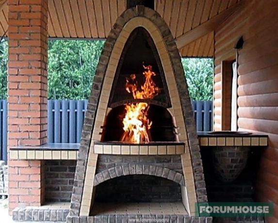  Stylish oven barbecue in the form of parabolic arches of the famous architect Antoni Gaudi.