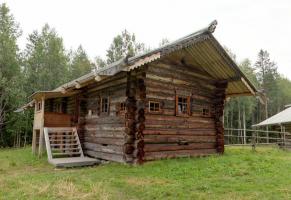 Construction of a secret Russian old wooden hut without the use of nails