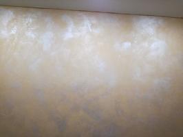 Decorative plaster: if she (repair in the hallway) need