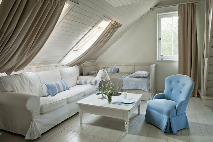Bedroom in bright colors. Photo source: foto-interiors.com