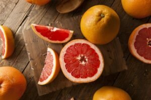 The grapefruit is useful for the body, the caloric content and properties