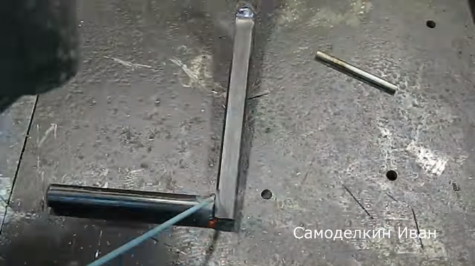 The welding of blanks prepared for the tool with your hands