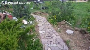Construction of summer tracks made of natural stone