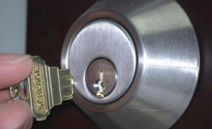 How to effectively get a broken key from the door lock?