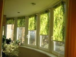 Protection from the sun balconies without air conditioning: curtains, tulle on the glass, film, blinds, awnings