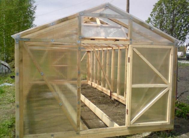 Good greenhouse, full height
