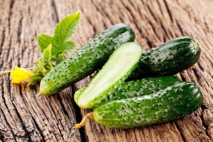 Who should not eat cucumbers?