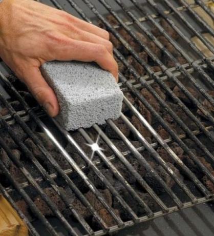 The safest and most effective ways to clean your grill.